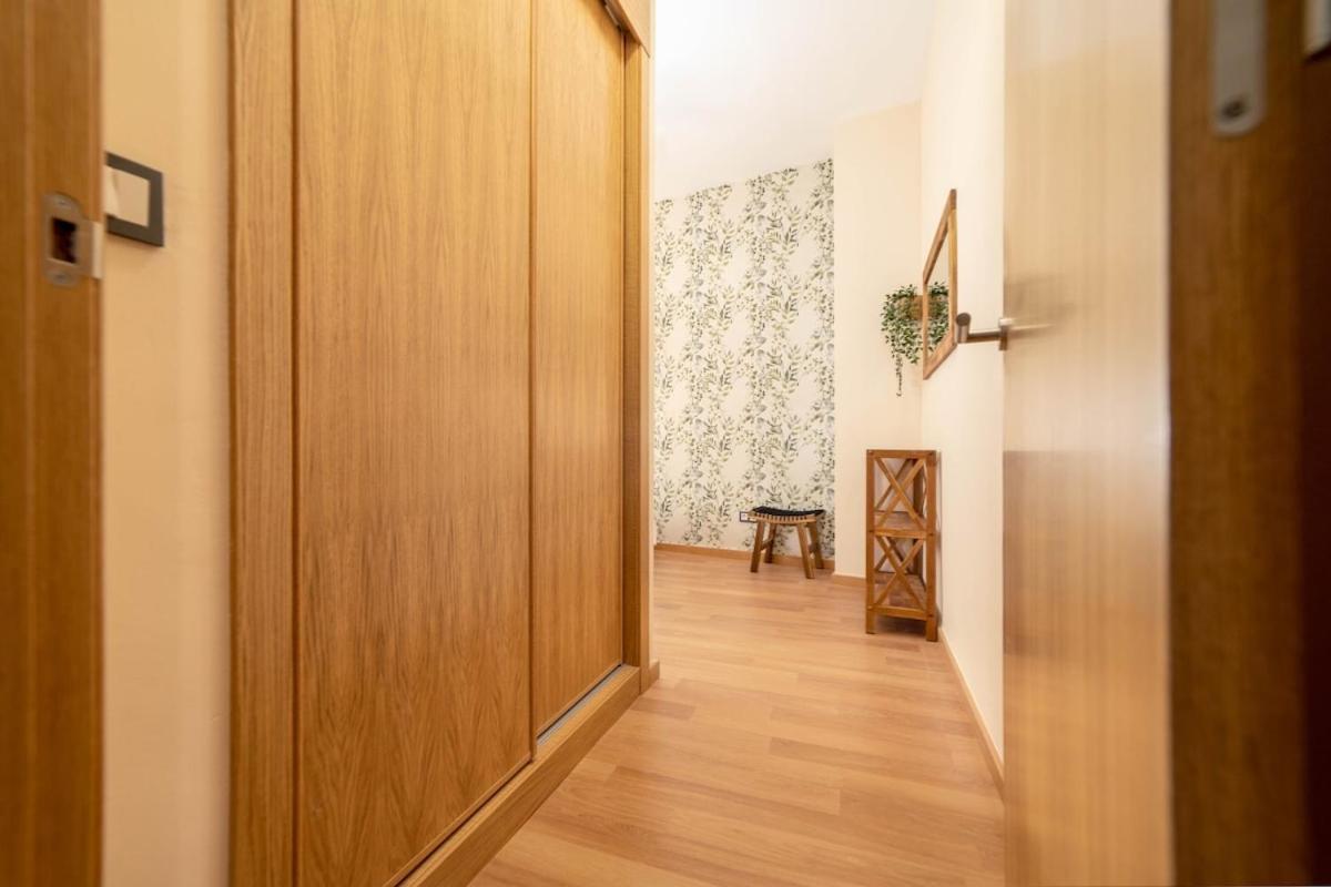 -Malagasunapts- Stylish City Centre Pool&Parking Exterior photo