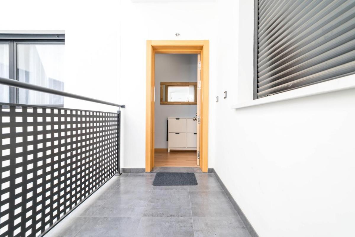 -Malagasunapts- Stylish City Centre Pool&Parking Exterior photo